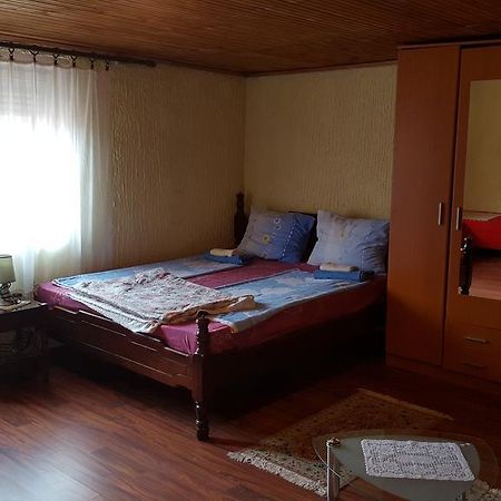 Apartmani Emil Подгорица Екстериор снимка