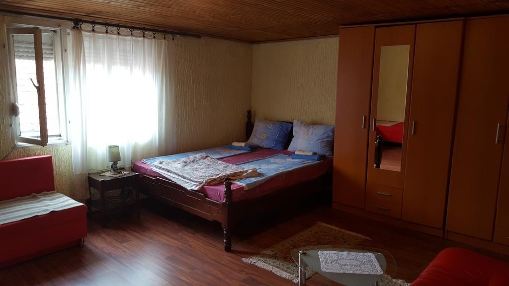 Apartmani Emil Подгорица Екстериор снимка
