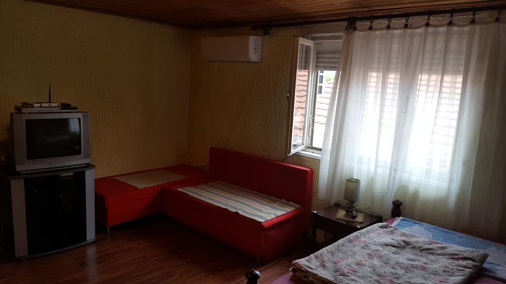 Apartmani Emil Подгорица Екстериор снимка