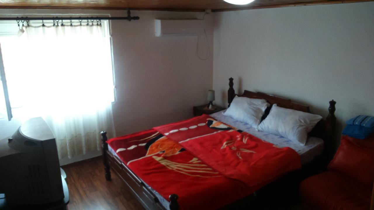 Apartmani Emil Подгорица Екстериор снимка