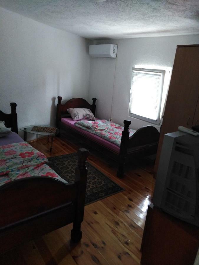 Apartmani Emil Подгорица Екстериор снимка