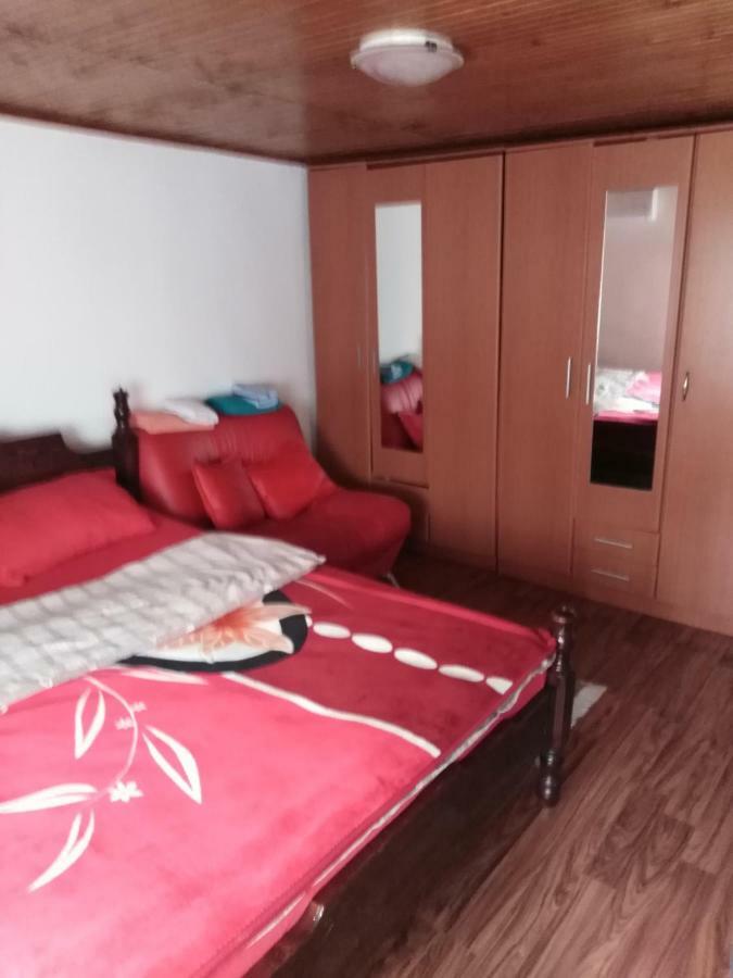 Apartmani Emil Подгорица Екстериор снимка