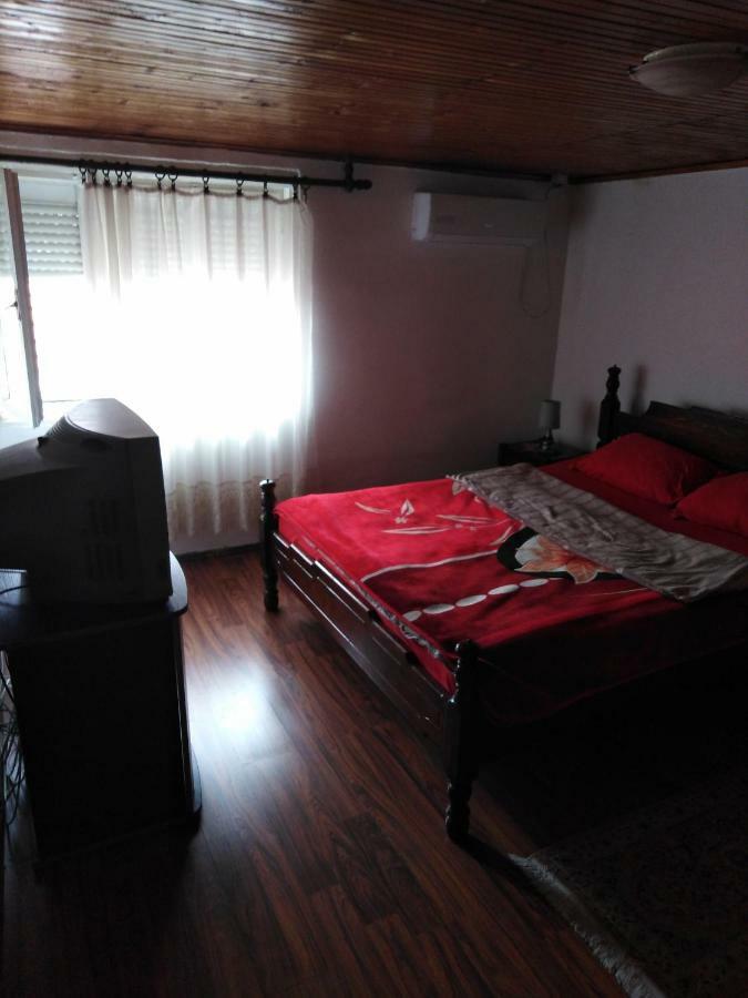 Apartmani Emil Подгорица Екстериор снимка